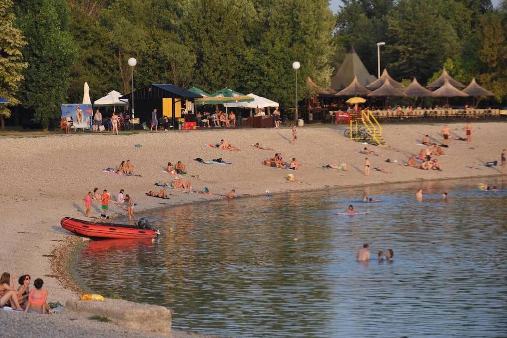 Cozy Donkey - Sporty Lake Apartment, Flexible Check-In, Netflix Záhřeb Exteriér fotografie