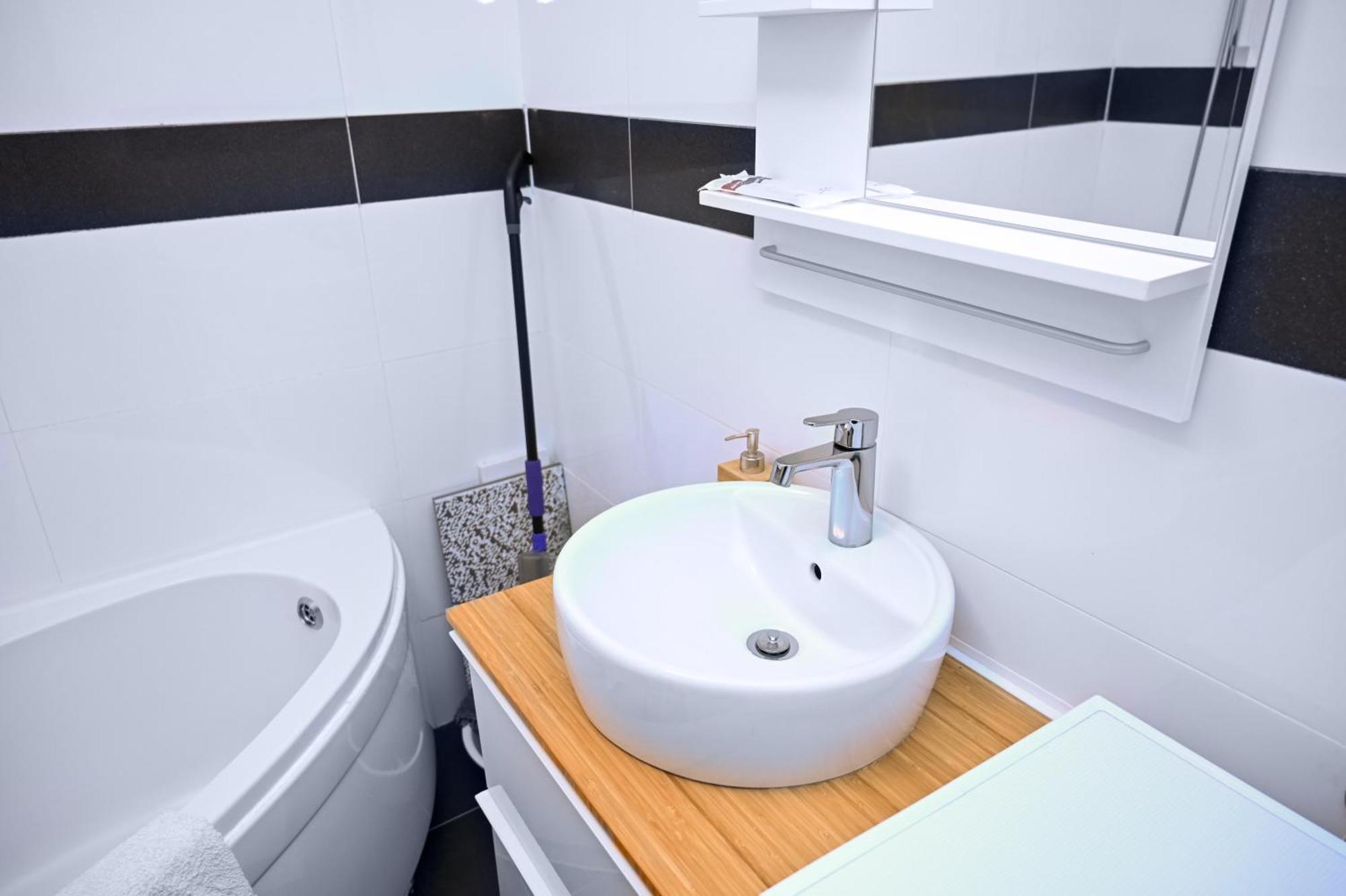 Cozy Donkey - Sporty Lake Apartment, Flexible Check-In, Netflix Záhřeb Exteriér fotografie